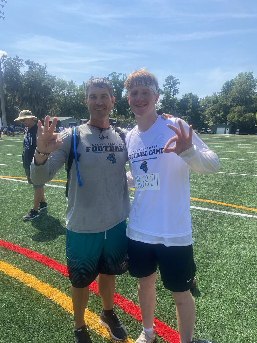 Had a great two days at <a href="/CoastalFootball/">Coastal Football</a>. Thanks to all the coaches there for having me. <a href="/CoachChadwell/">Jamey Chadwell</a> <a href="/CoachMattPearce/">Matt Pearce</a> <a href="/willykorn/">Willy Korn</a> <a href="/CSmithScout/">Chris Smith</a> <a href="/BallAtTheBeach/">Coastal Football Recruiting</a>