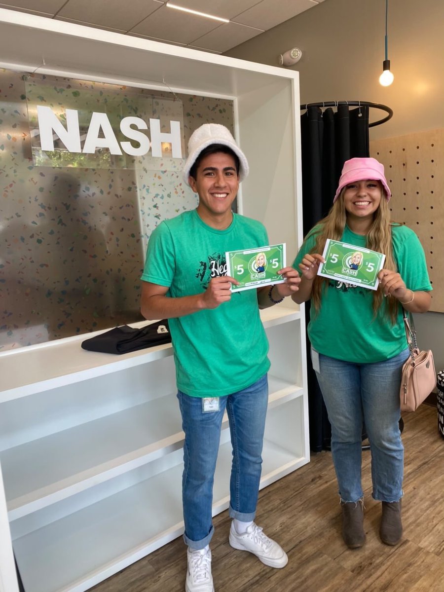 CitizensEdmond's tweet photo. Our team members shopping at Nash Fashion today @rise405 for our #CashMob event. 💚 #CommunityBankers #DowntownEdmond https://t.co/ztu0wnHqos