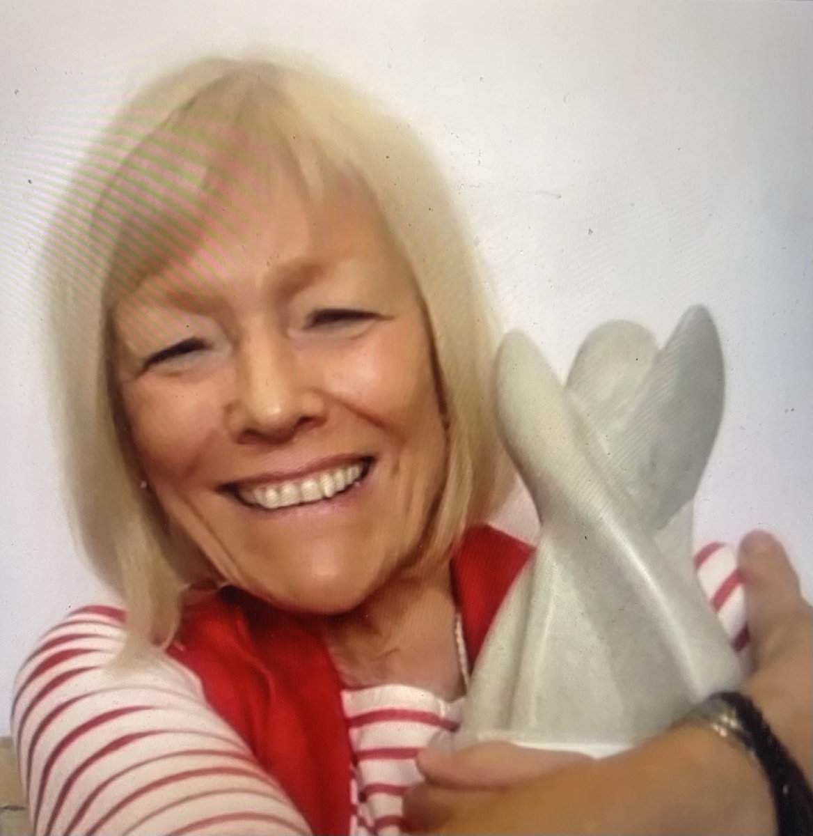 Heute erhielt die fantastische Noni Höfner den WinWinno des Mediation DACH e.V.  wir gratulieren sehr herzlich !!!!! #imt2022 #mediation #humor