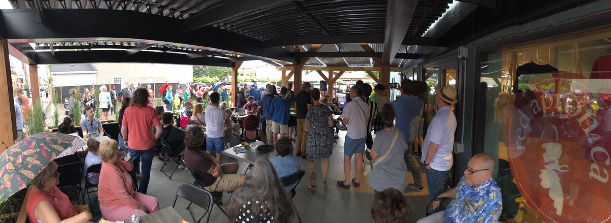 Huge launch for <a href="/ArielTroster/">Re-Elect Ariel Troster - Parody</a> tonight @TheRedApronOtt! Outdoor launch on the patio with great food, friends, and the one and only <a href="/cmckenney/">Cherilyn McKenney</a>. We are building a movement for change in #Ottawa #Ottvote #Ottnews