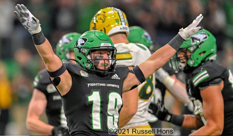 DagenDean's tweet photo. After A Great Camp And Conversation With @BubbaSchweigert, I’m Blessed To Receive My First Division 1 Offer From @UNDfootball!! 🟢⚪️ @CoachHolinka @coachstepps https://t.co/RNuMyAiVh9