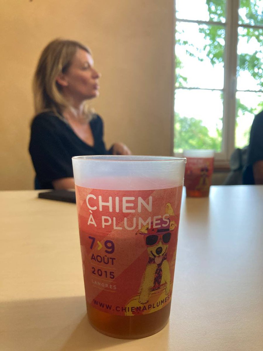 b_abba's tweet photo. À la @LaNiche_52, pot de fin de campagne 🎵 https://t.co/rpfDC92igs