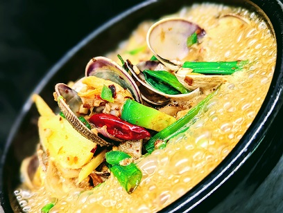 joyfullv's tweet image. 辣酒蜆煲 | Spicy Liquor &amp;amp; Clams Claypot #ManilaClams #ChineseFood #LasVegas