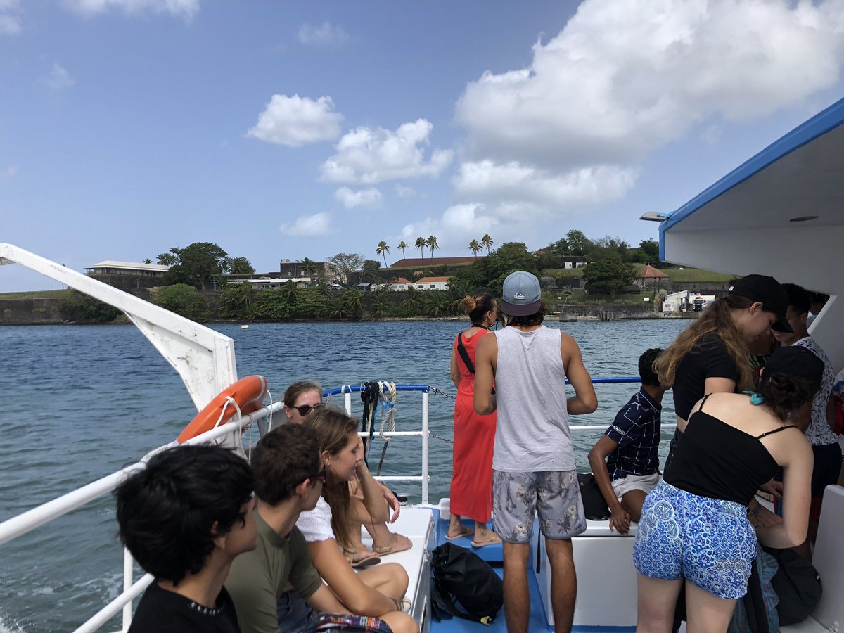 GODARDFLORENCE2's tweet photo. Un beau moment culturel et convivial à l’occasion de la cérémonie académique des olympiades de geosciences de Martinique. Merci à notre guide, tous les partenaires, les professeurs qui ont permis à tous les candidats de vivre une belle journée de découverte maritime#SVTMartinique https://t.co/riE4WWvjFY