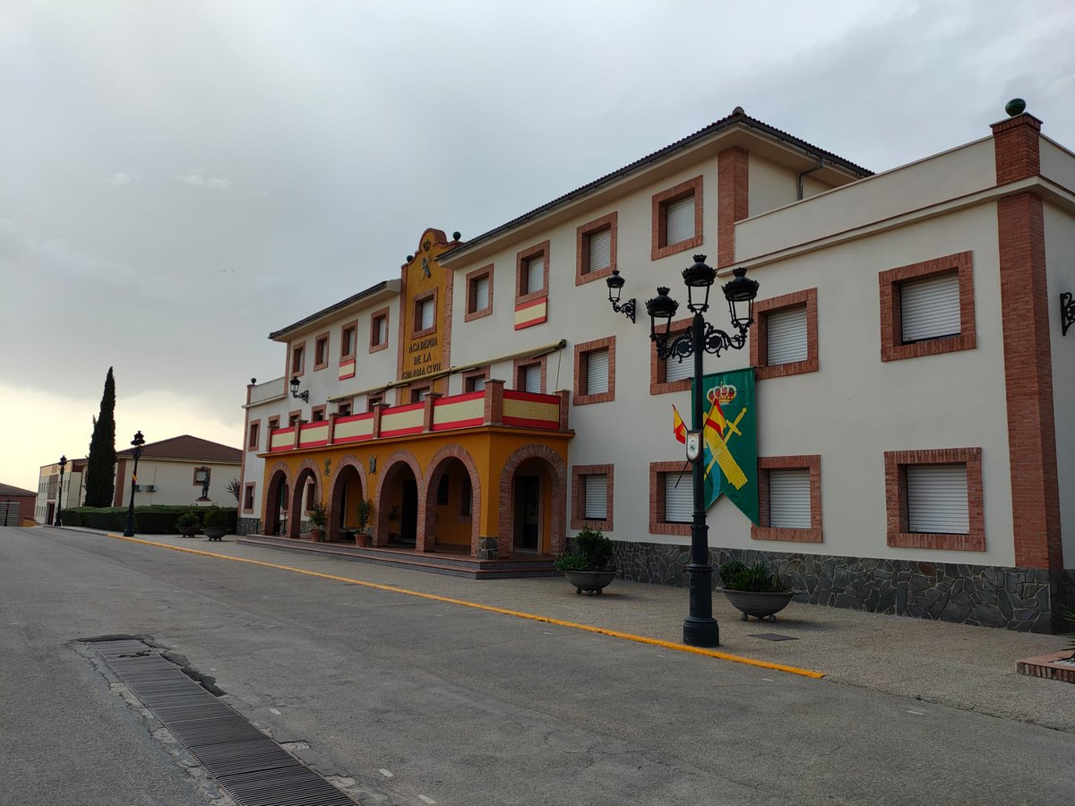 Ya está dispuesta la Despedida de 127 promoción GC para el próximo lunes. Mucha suerte a todos y que os vaya muy bien en vuestro destino de prácticas. Señor@s objetivo cumplido, enhorabuena a todos y felicidades. Sois muy GRANDES.