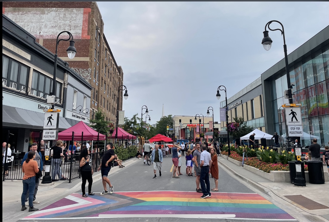 📢 Pedestrianized streets are back in #StCatharines; until October 1st! Take a jaunt to <a href="/dt_stcatharines/">Downtown St. Catharines</a> every Friday(4 pm-11 pm) &amp; Saturday(10 am-11 pm) to explore and grab a bite at <a href="/hambrgr/">HAMBRGR</a> St. Paul, and join us for burgers and beer!🍔 🍺 

#StCatharines #Hambrgr