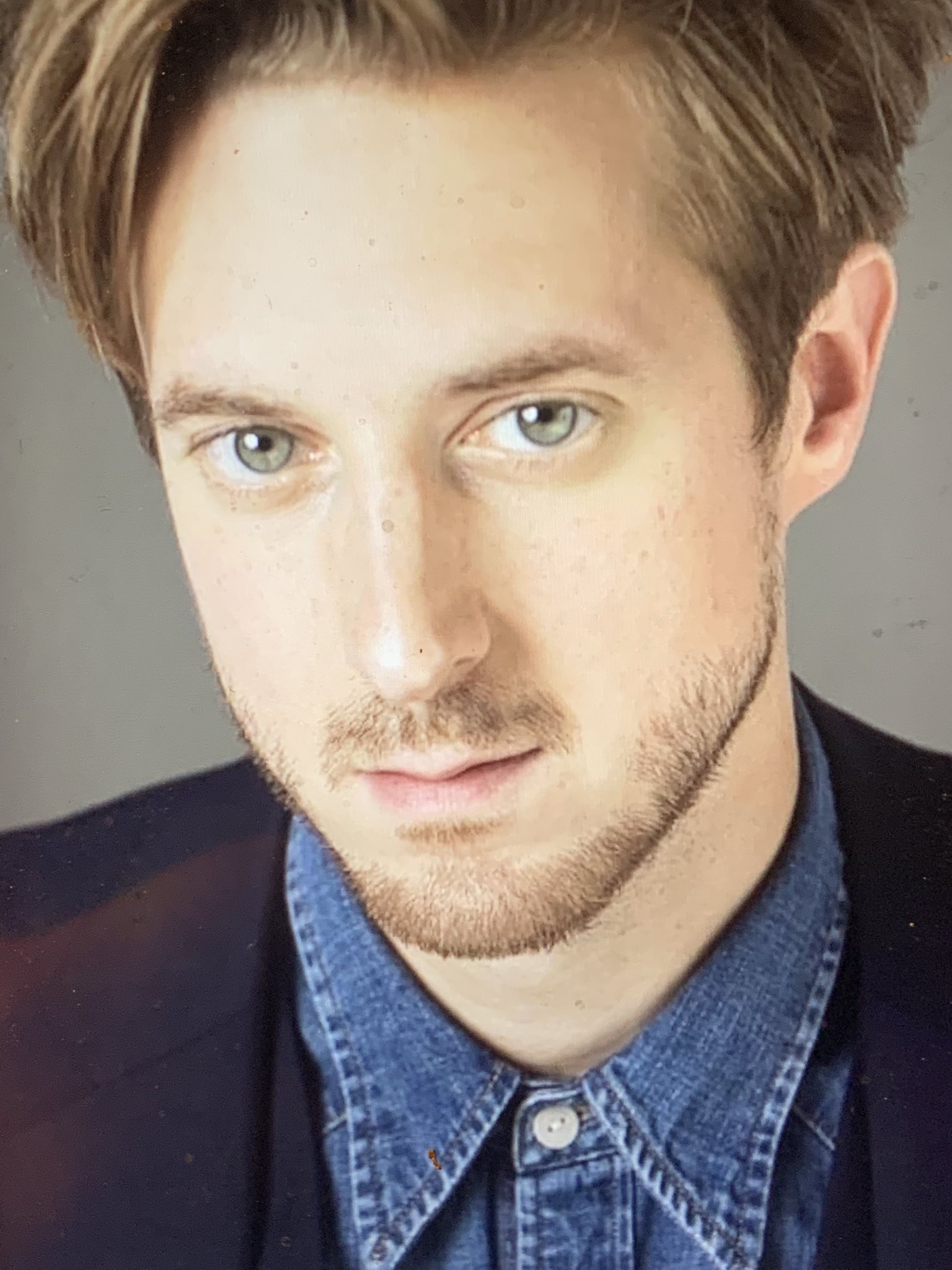 I would like to wish Arthur Darvill a happy 40th birthday today 