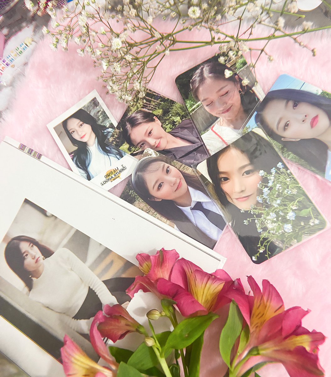 aeongls's tweet photo. — 너의 모든 게  내 노래가 돼 My melody 오늘 더 반짝이는  Starry eyes.

🌿🌷

#LOONA #loonacollection #loonacollector #collection #photocard #photocardcollection #kpopcollection https://t.co/gbKH136eIn