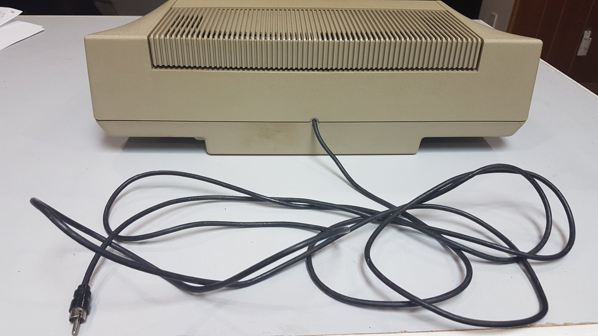 AndrewsTechBrk's tweet image. I wasn’t planning on adding an Atari 800 to the 8bit family but this week’s pickup is an Atari 800. This one came along and I had to grab it. It’s in very good shape.
#retrocomputing #atari #ataricomputer #atari800