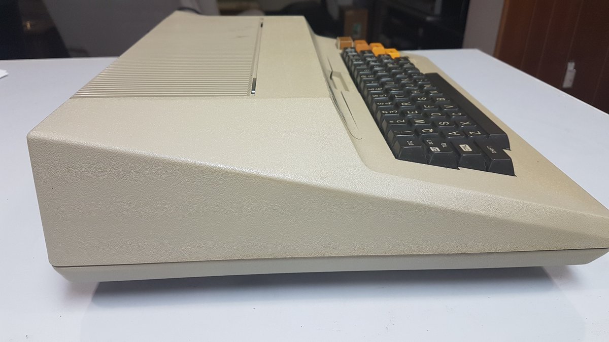 AndrewsTechBrk's tweet image. I wasn’t planning on adding an Atari 800 to the 8bit family but this week’s pickup is an Atari 800. This one came along and I had to grab it. It’s in very good shape.
#retrocomputing #atari #ataricomputer #atari800