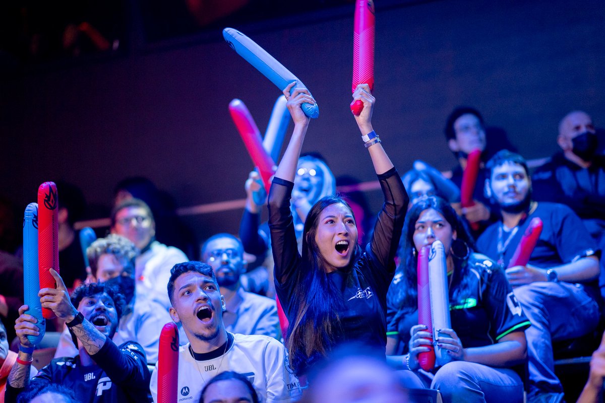 CBLOL's tweet image. Saudade? 😍 Amanhã tem mais #CBLOL! Já deixa a sua torcida. 👇

⏱ 13h - #GOLOUD 🆚 #GOKABUM

↪ A seguir:

#GOINTZ 🆚 #DIADEFURIA
#GOLIBERTY 🆚 #GOLOS
#GORED 🆚 #GOMINERS
#GOPAIN 🆚 #GORENSGA