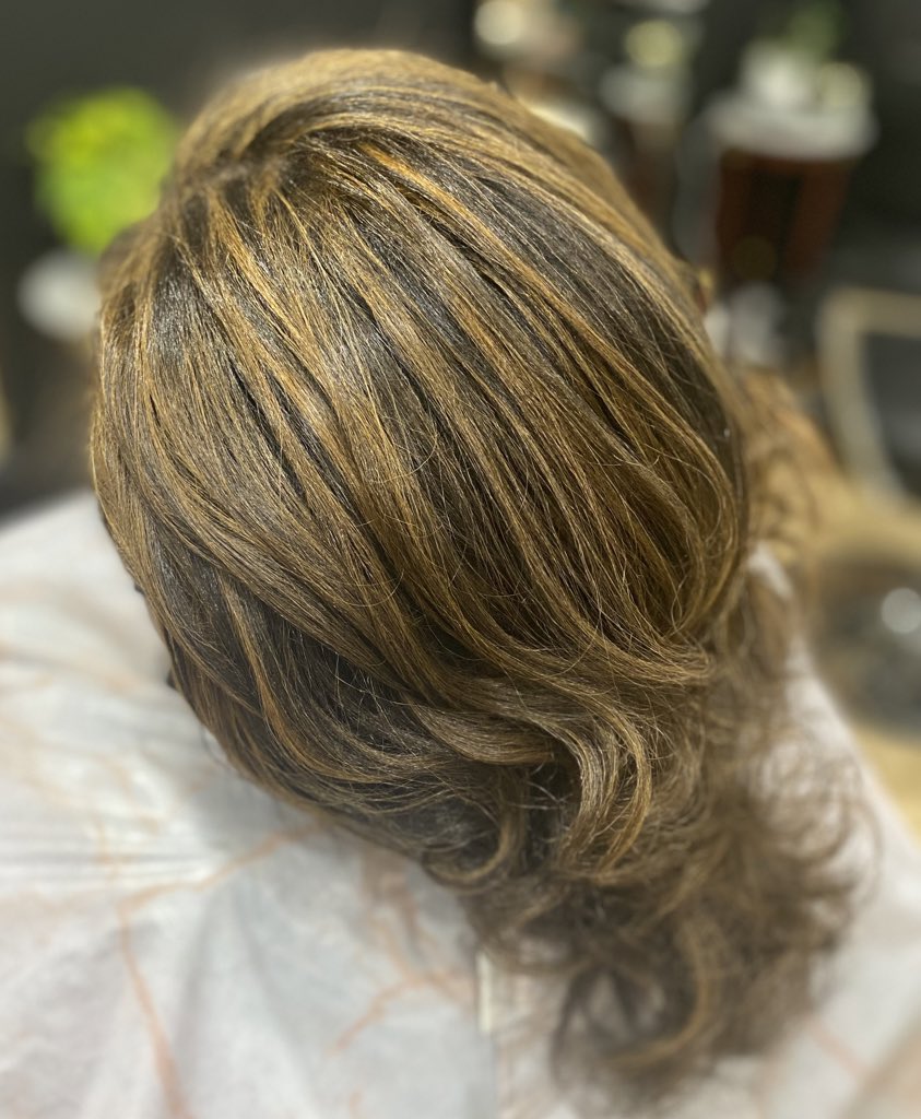 JenniferRoseNYC's tweet photo. New blonde highlights without bleach. High lift color is a thing. https://t.co/EO9JkqMnCk