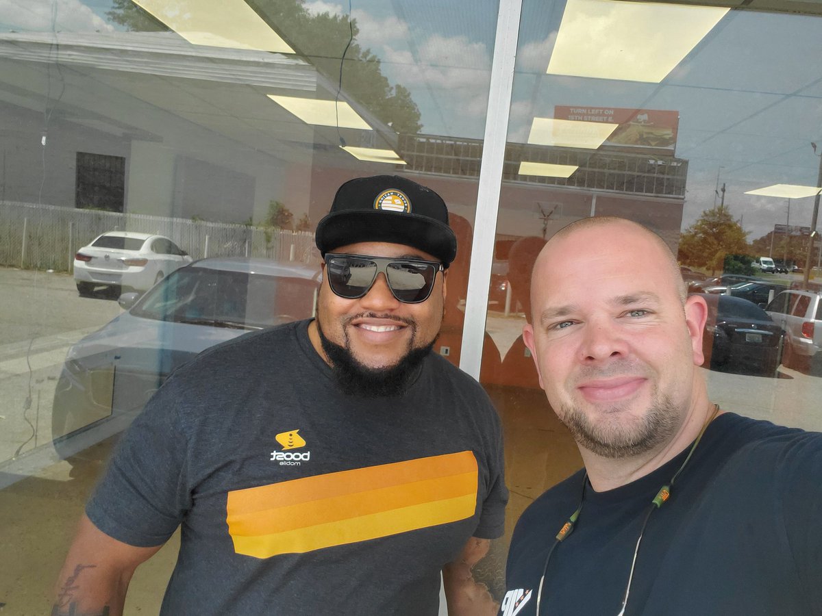 DannyD_VIP's tweet image. Fun day hitting the streets of Tuscaloosa with @BoostmanSam1 looking to grow distribution!!!  We have a 4.0 behind those windows ready for a new partner!!! @christrippVIP @mschwager3 #thevipboost #Boostmobile #Growth