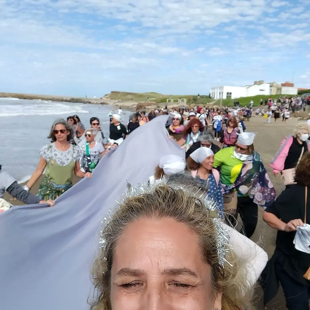 livallejos38's tweet photo. Somor marea
#MareaPlateada🌊💚
@lLRDVLV 
@gabicerru 
@livallejos38 https://t.co/3z755xDVpx