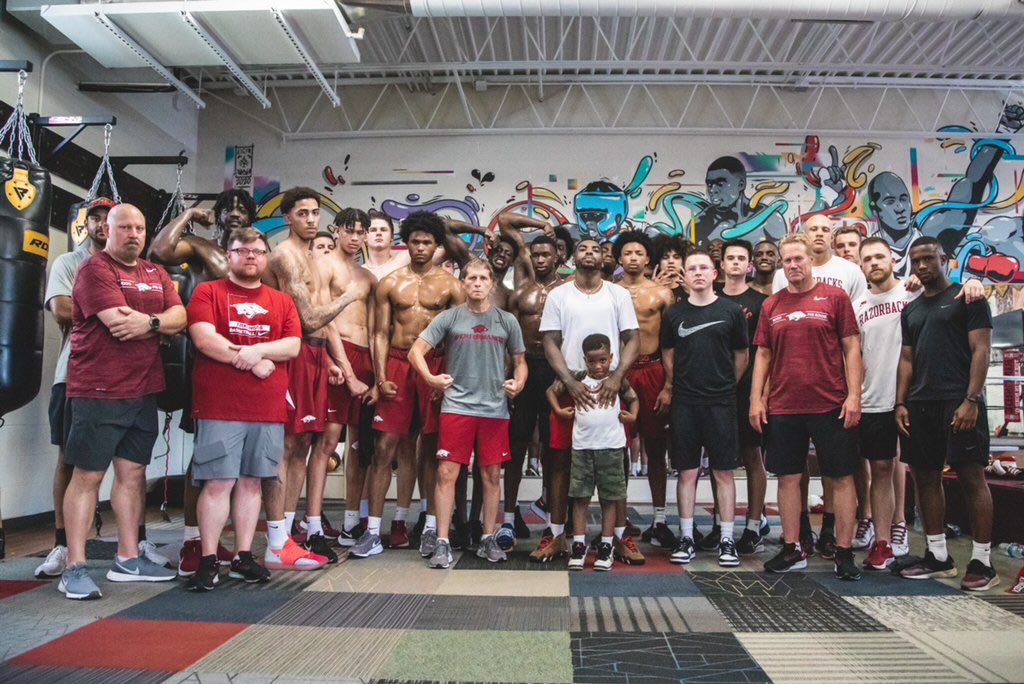 EricPMusselman's tweet photo. Friday team building activity ✅

Had to show @RazorbackMBB who was actually in shape 😎😂 https://t.co/1hT0JTbAzS