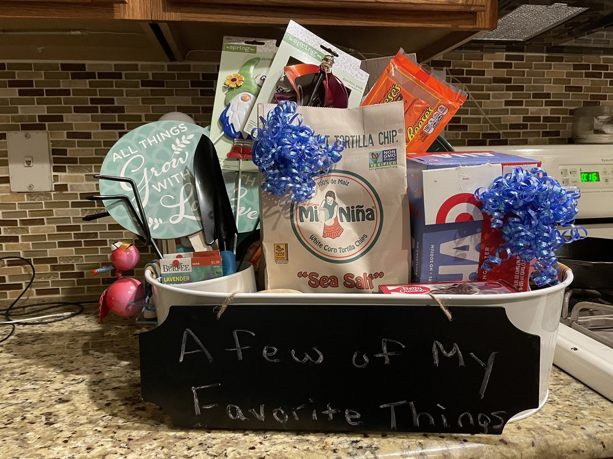 CUtigerNJ's tweet photo. You deserve all of this and then some @MsPontani! Thank you for being you and bringing your positive energy and love of music to our kiddoes. Enjoy! https://t.co/pNLGGkIsq2