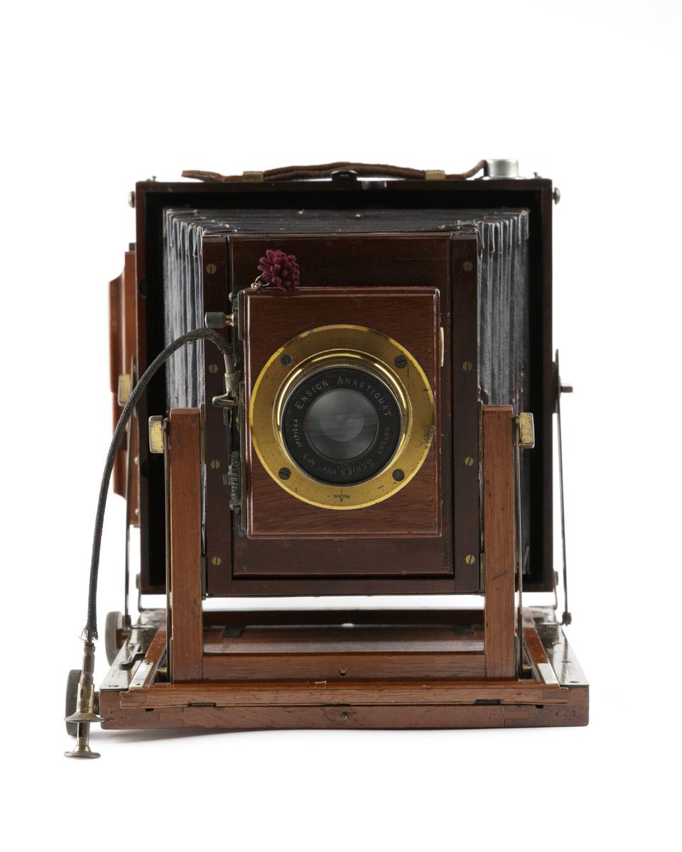 wikivictorian's tweet photo. Thornton-Pickard Amber camera, 1897. Science Museum. https://t.co/08gh4oeZ05