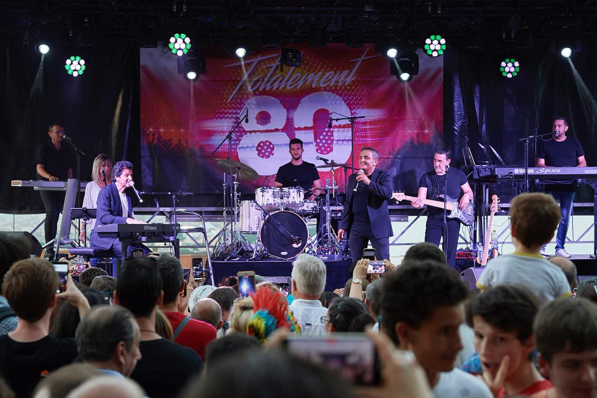 villedesuresnes's tweet photo. #Totalement80 à #Suresnes ! Un concert exceptionnel avec les artistes incontournables des années 80. Une soirée pleine de bonne humeur ! @BOUDYGuillaume @IsabelledeCrecy @fabricebulteau @MurielPRichard @CoupryP https://t.co/tFUIXL5PDf