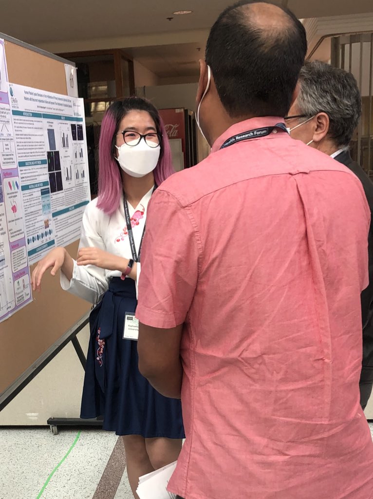 xsakuraphie's tweet photo. And that’s a wrap on #CSHRF! Absolutely *honored* to receive an Honorable Mention representing @JoelWattsLab @UoftB in the National Poster Competition
And privileged to have met Gairdner Foundation president Dr. Janet Rossant in the small group mentoring session 😎 #CSHRF2022 https://t.co/AtfFyvxJTp