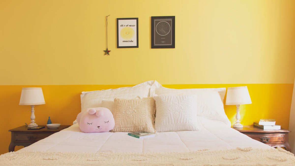 HomesRutter's tweet photo. Out of ideas about how to use #color to increase the feel of a small room? This article has you covered. #interiors  https://t.co/25o1kLbfGp https://t.co/YpTKSpYHkf