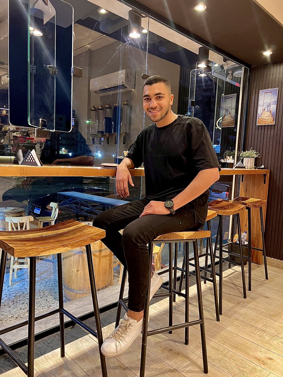 Mheshmat5's tweet photo. #NewProfilePic ✨🖤 https://t.co/STmnTXXfDm