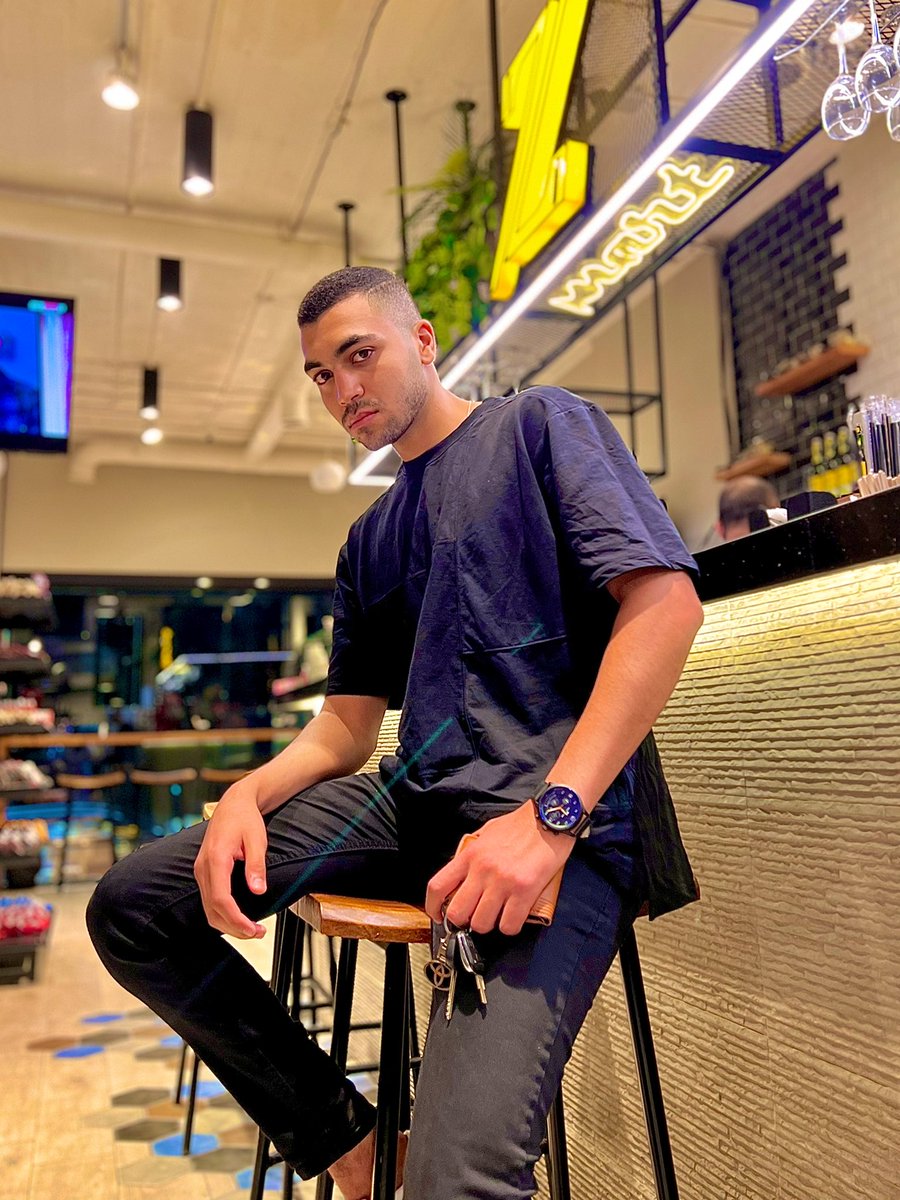 Mheshmat5's tweet photo. #NewProfilePic ✨🖤 https://t.co/STmnTXXfDm