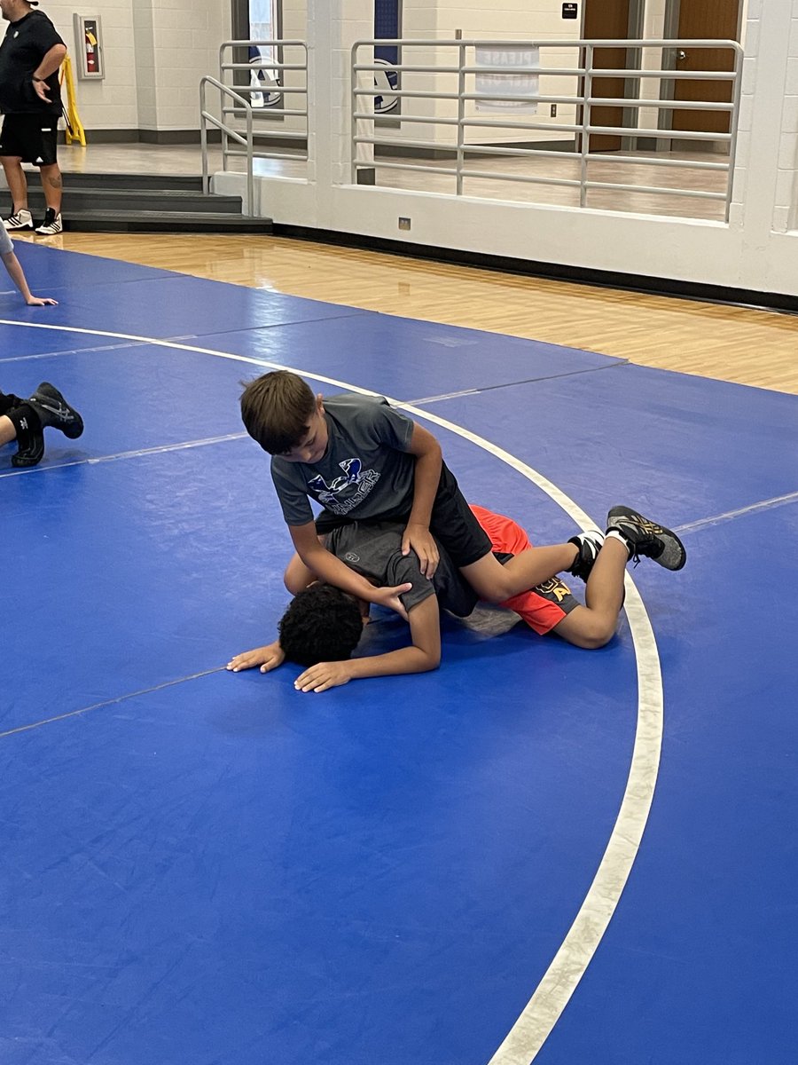 ⁦⁦Great 2 days of camp so far ⁦<a href="/purlerwrestling/">Purler Wrestling</a>⁩ ⁦⁦<a href="/purlercamps/">Tony Purler</a>⁩ . Love this pic!