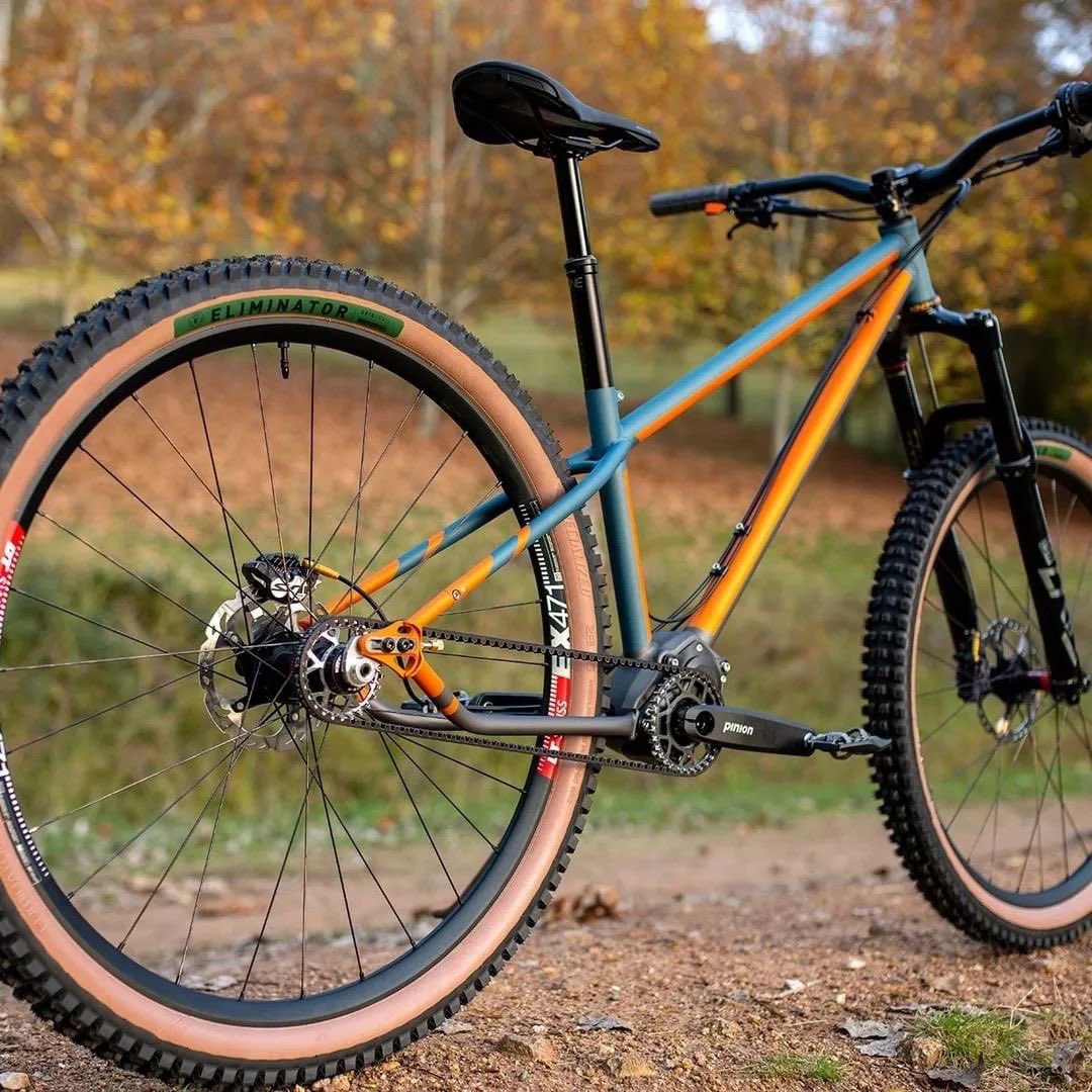steelisrealmtb's tweet photo. I can full appreciate why this is trending at the moment. What an absolute stunner! The pics are totally binge worthy.
#weridepinion #hardtailsrule #mtb #handmadebicycles #gearboxbike #hardtailsrule #madeinbeechworth #madeinaustralia #gearboxmtb #torbikes #hardtail #steelisreal https://t.co/YARU9A6e3N