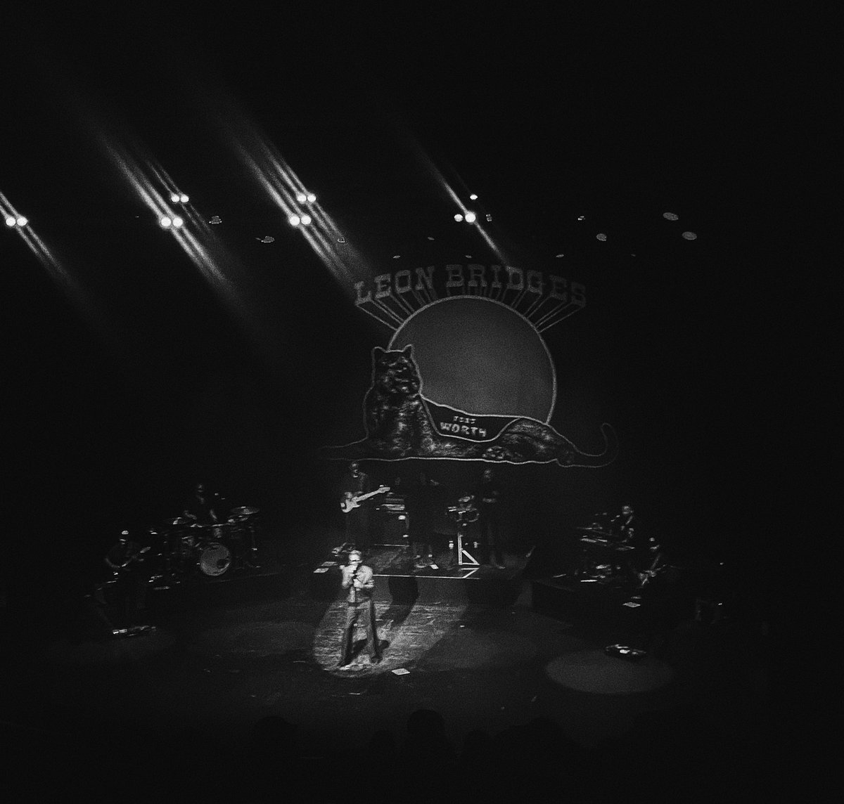 _m_rts's tweet photo. @leonbridges 🤍 https://t.co/daUyPkhlxG
