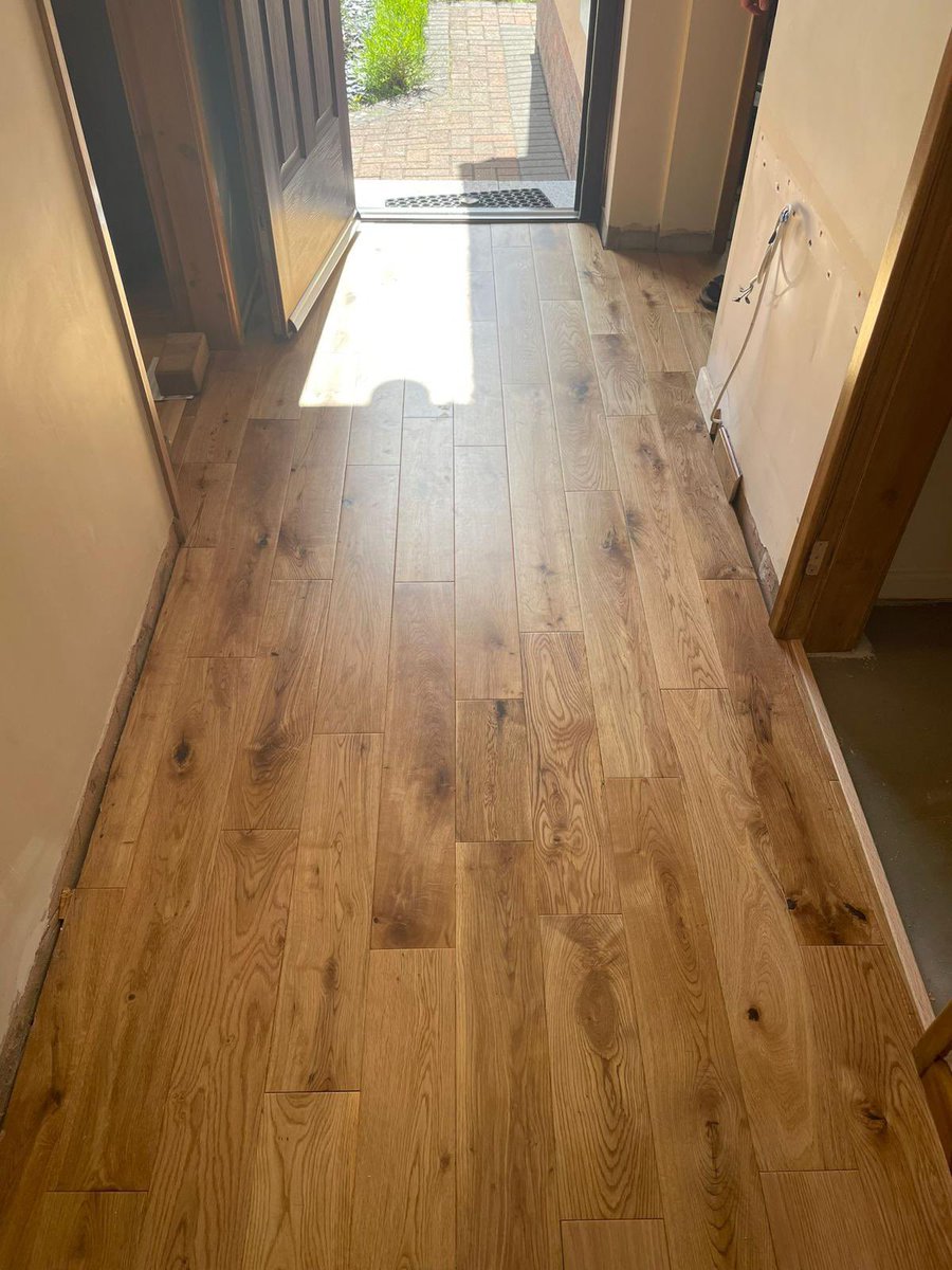 wfsnorthwales's tweet photo. Solid Oak supplied and fitting in a small hall in Trelogan.
#solidoak
#installation
#hall
#flooring
#trelogan
#northwales https://t.co/vNW96zhiq8