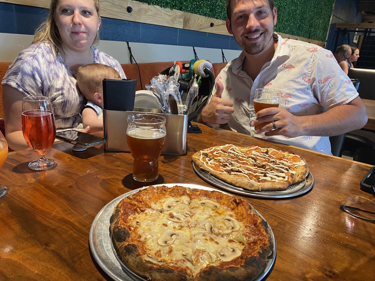 Microbrewguys's tweet photo. Can’t beet a great stone fired pizza with the family! @hopyardaleworks #beer #microbeer https://t.co/oDTBa005gV