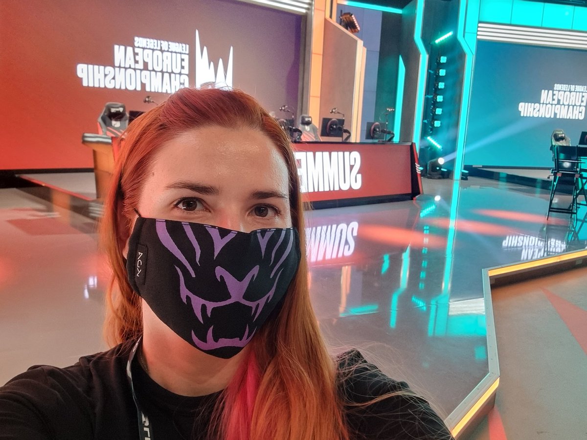 Siggrun's tweet photo. #LEC Amazing evening spent at @riotgames Berlin e-sports studio. Who is yours fav team? 🙃 https://t.co/5uPV0vZMvf