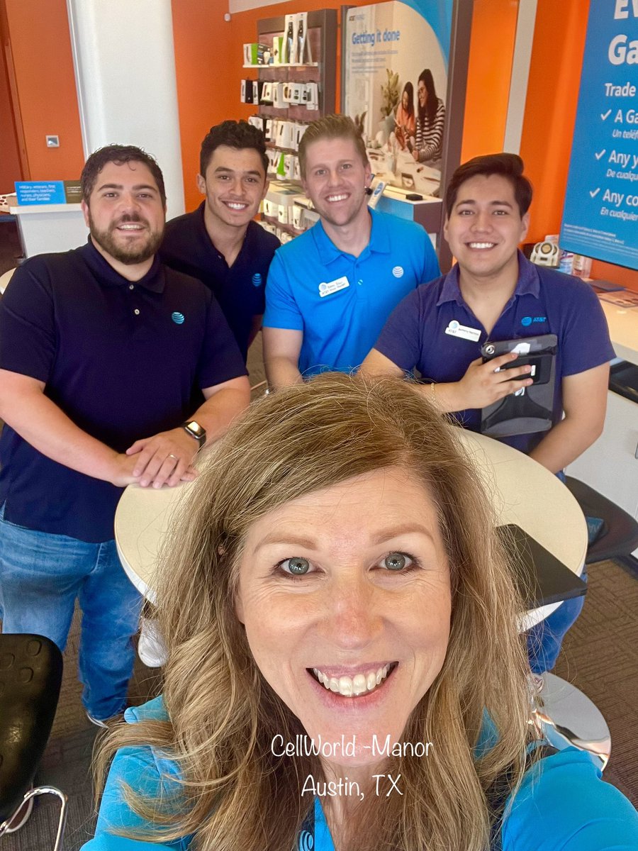 holland_marci's tweet photo. #FIBER skill transfer 💪🏻session with the awesome 👏🏻CellWorld-Manor Team! @STXspeaks @LuisSilva_STX @JeremiahSchmit5 #fibersquad #lifeatatt #manortx #Cellworld #Partnership https://t.co/vTkyEUZHAl