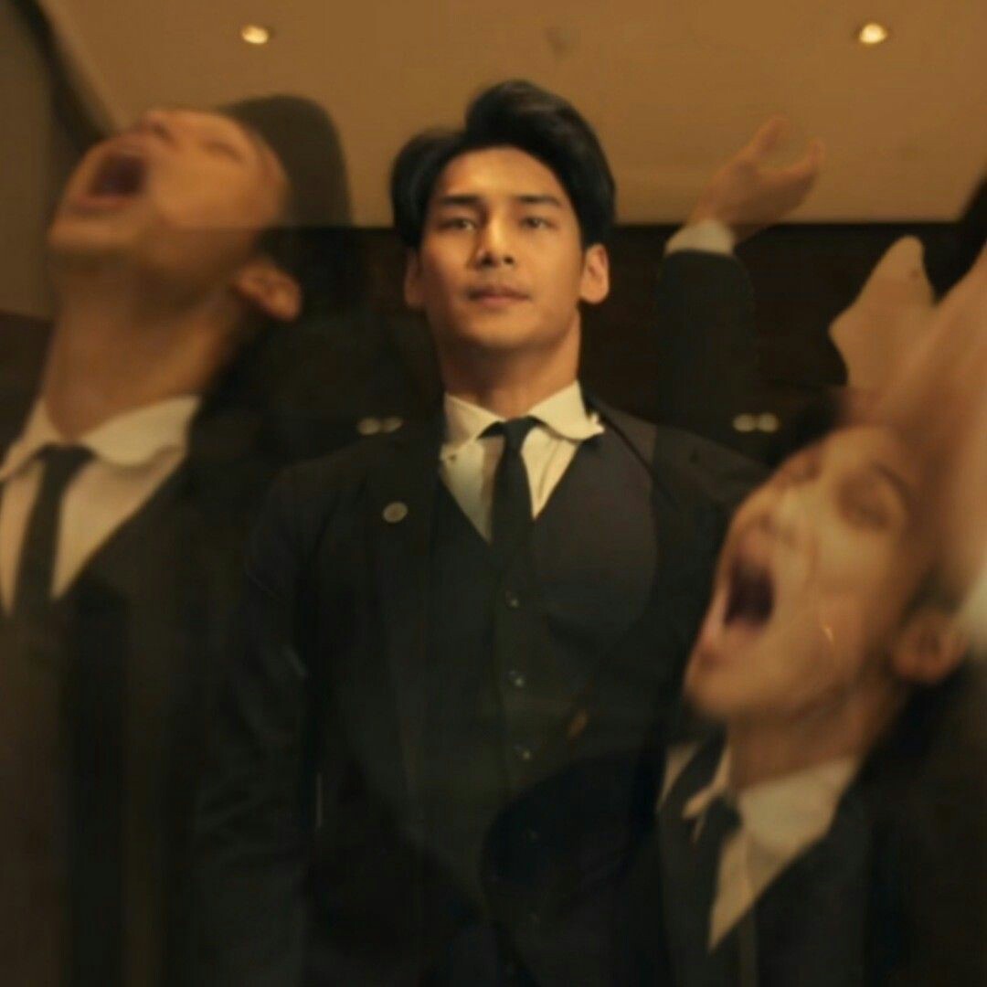 Defalarca gündem olmasına raģmen hiç bir şeyi değiştiremeyen ama hala defalarca gündem olan #LGBT twitlerini okurken benim cv