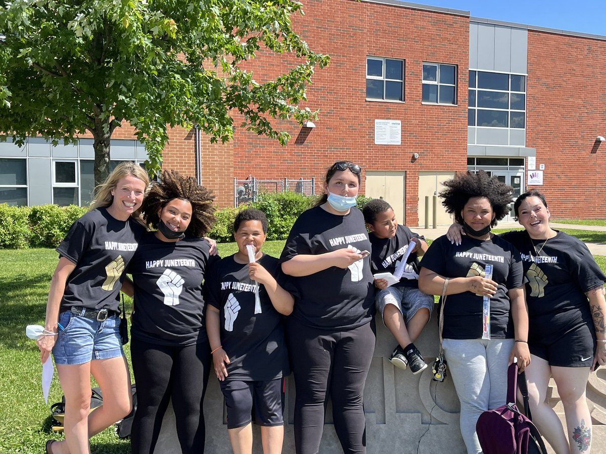 CS_Pinkney's tweet photo. A great way to end the week at @Hillcrest_HWDSB Student voice is alive and well. Today our students and their lead team visited every class to talk to them about combatting anti-black racism in age appropriate ways. Thank you to the staff and parents who have supported this work! https://t.co/Psldal1gEL