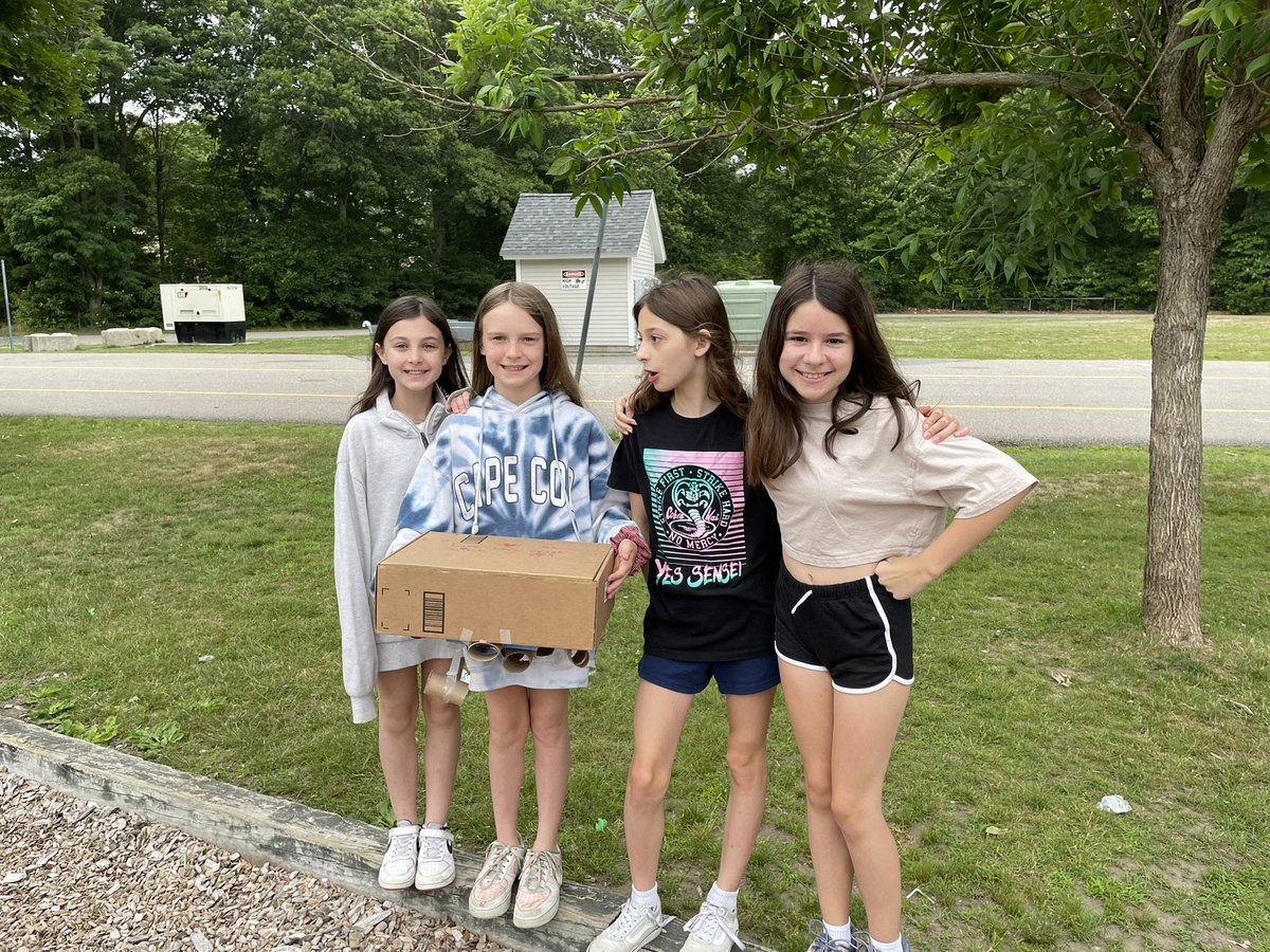 Hughes5thGrade's tweet photo. This week my homeroom worked incredibly hard on their Egg Drop contraptions. They had to build a structure that would protect the egg as it is being dropped from the top of the playground. 4/5 groups were successful! ☺️🥚 #HAYNation #STEM https://t.co/ugHooFLWO2