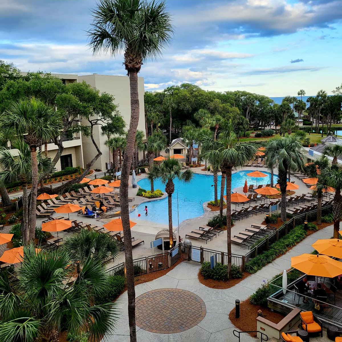A little slice of paradise at the Sonesta Resort Hilton Head Island 🌴 

For more information on this resort, click here: bit.ly/3GEx495 

📸IG: italianlifecaffe