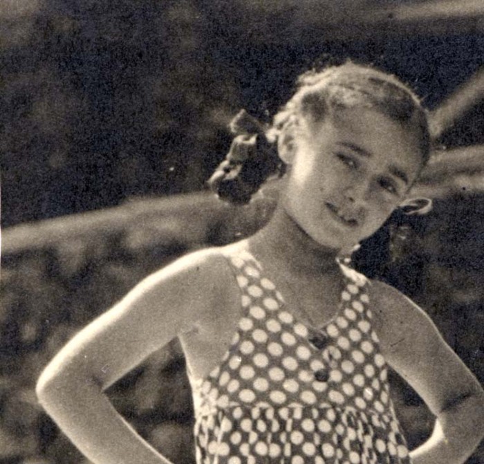 AuschwitzMuseum's tweet photo. 18 June 1934 | A Hungarian Jewish girl, Sarika Kertesz, was born.

In 1944 she was deported to #Auschwitz and murdered in a gas chamber after the selection. https://t.co/RlbjbqZ5Pt