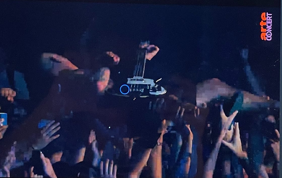 realcromags's tweet photo. Betting Harley is the ONLY frontman crowd surfing- with his bass at @hellfestopenair in 2022! PROVE US WRONG 🔥🔥🔥🔥🔥🔥🔥🔥🔥🔥
#harleyflanagan @realharleyflanagan #hellfest #bassattack #bass #cromags #cromags2022 https://t.co/d4VrBcymsB