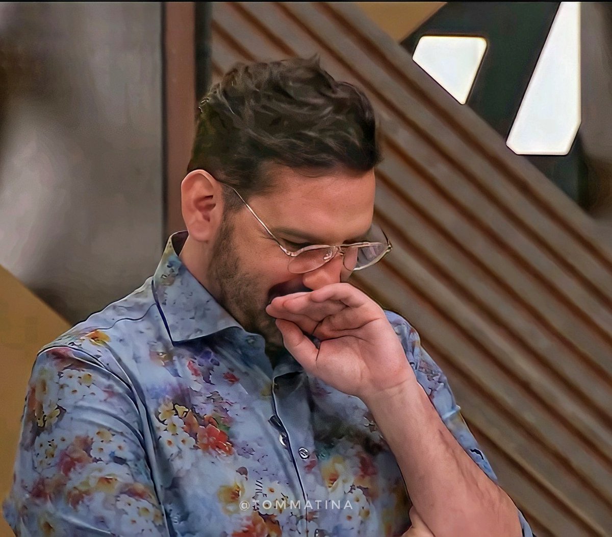 Emily quería dejar mal parada a la persona que limpió el baño y al final, la que limpió era Sabrina 
#ElHotelDeLosFamosos