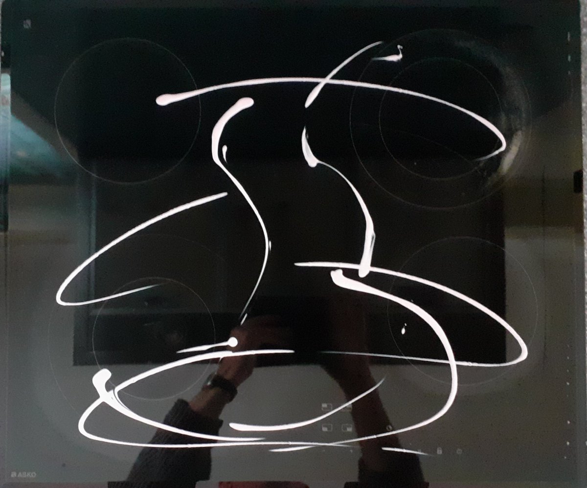 thecolourofour1's tweet photo. Doodling with the cleaning product certainly makes cleaning the hob more fun.
#WritersCafe
#writerscommunity
#doodlers
#ReadingClubs
#ReadingCircles
#writersoftwitter https://t.co/3XcDdVegBz