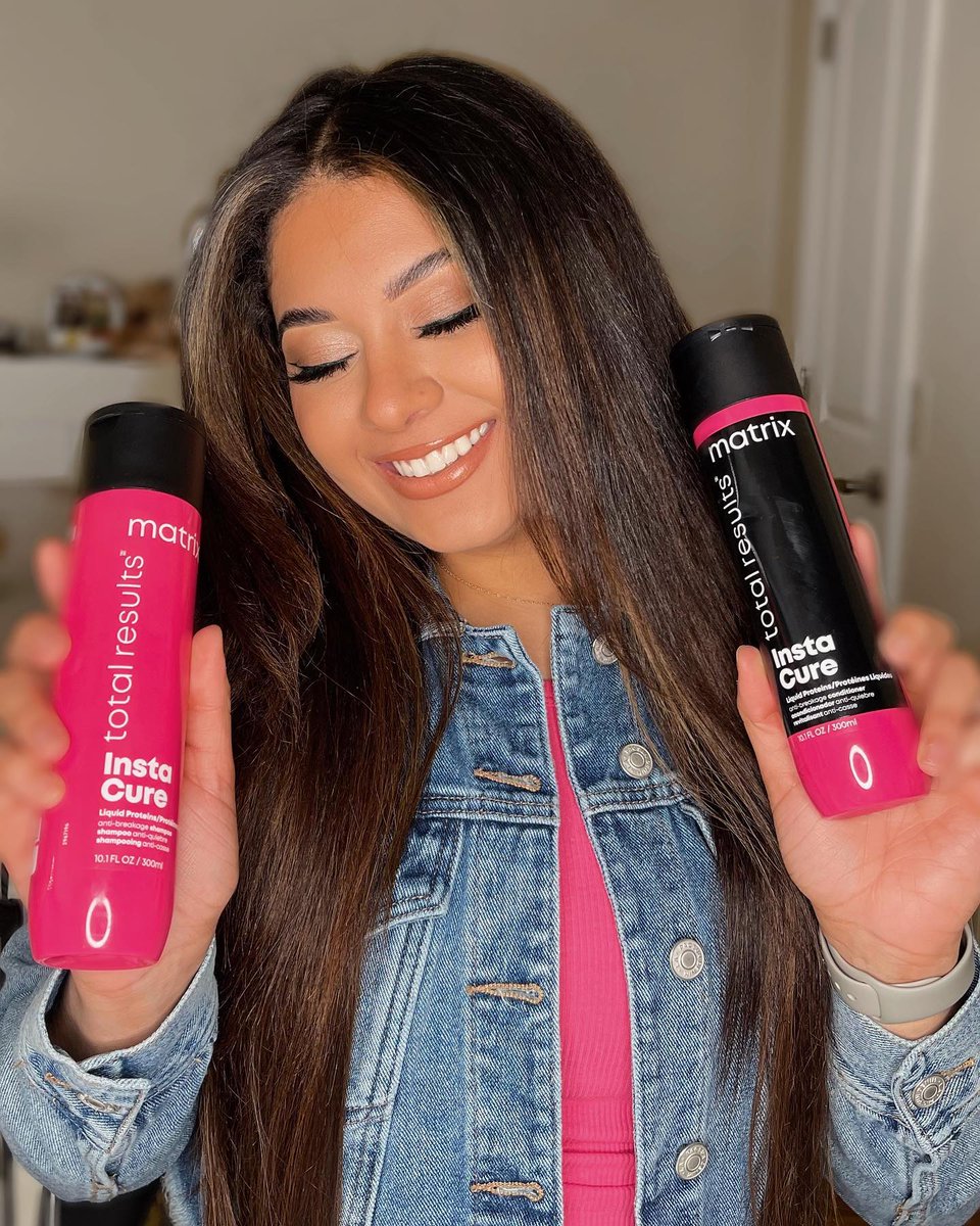 Influenster's tweet photo. A fresh blowout with #Matrix's #Instacure Collection.👌

How do you protect your hair from heat damage? Share your tips below! ⬇️ ​​
📸: Chanti 
https://t.co/ceiDkzgHji https://t.co/jKUVRlj1FX