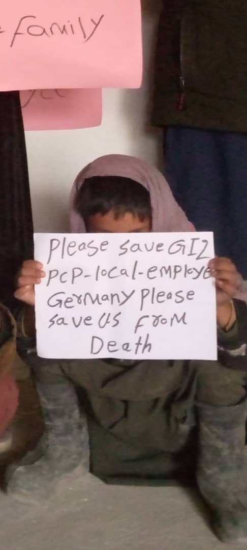RohullahMokhli1's tweet photo. @GermanyDiplo Respected 🇩🇪 politicians:
a number of GIZ-PCP Ortskrafte arrived in 🇩🇪 and became refugees And a bright future awaits them.But Contrary , our future is dark. Where is justice? 
Where is human rights?
#Justice_for_Ortskrafte_of_GIZ_PCP in 🇦🇫 https://t.co/8UhXqcu8eJ