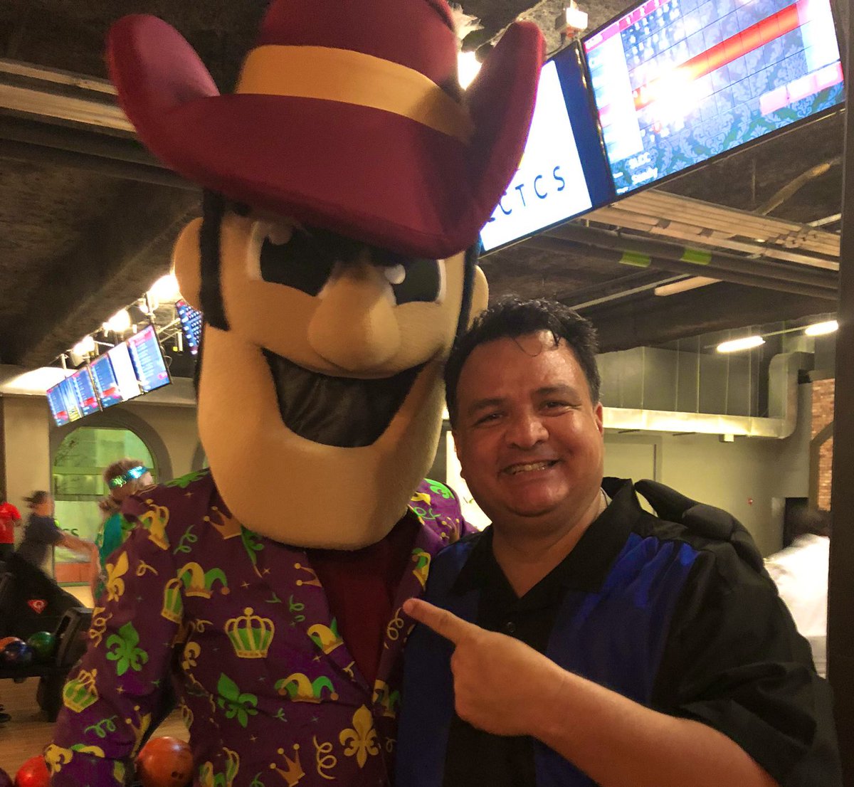 jimmysawtelle's tweet photo. @BPCCCavs All salute The Captain!
#HappyMascotDay😺
#CaptainCav⚔️ https://t.co/j3PsPlqUEH