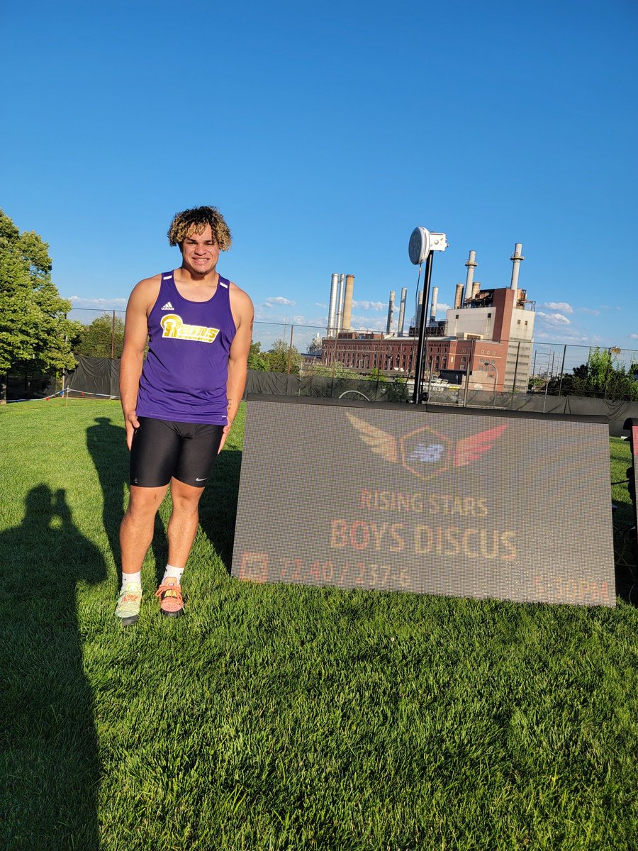 AmsterdamTF_XC's tweet photo. 🚨🚨NEW SCHOOL RECORD🚨🚨 @AmsterdamTF_XC senior Garrett McHeard broke his own school record in the Discus at New Balance Nationals at Franklin Field in PA. Stay tuned for if he makes finals! https://t.co/5Y28IVjtiu