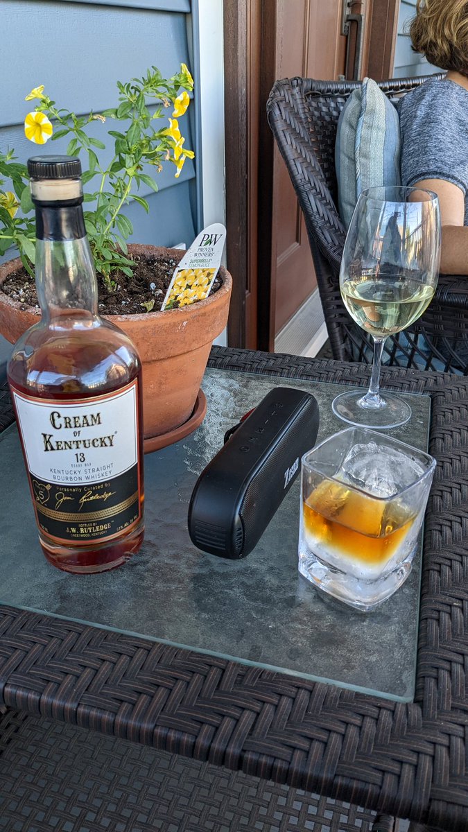 lewbryson's tweet photo. The #CreamOfKentucky Batch No. 5?
Oh, it's definitely porch-worthy.
@RutledgeDistill
#millheimfridaynight
#porchworthy
#perfectJune https://t.co/TV6AaQFyUD