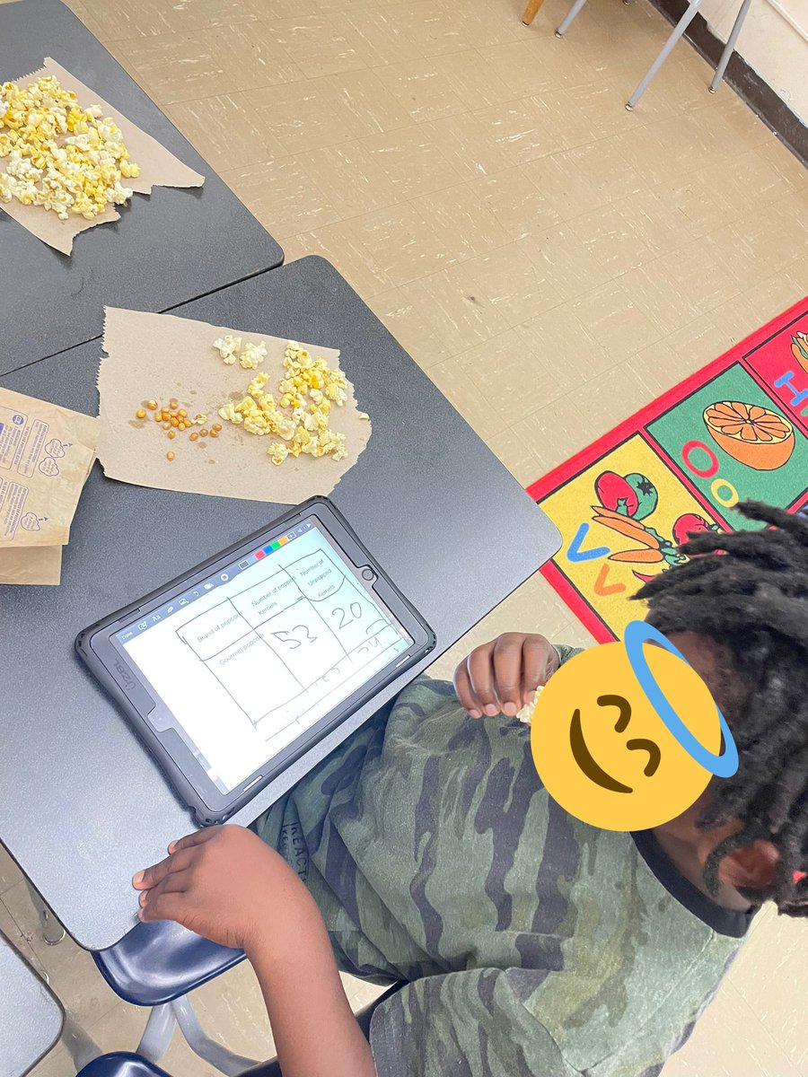 Dreamkeeper_EDU's tweet photo. 4th Grade learning about the scientific method…Which brand popcorn leaves the least amount of kernels? The excitement from these kiddos made my day! 🤗🤗🤗@HMC1Proud @kwash3 #ingelssummerschool https://t.co/lH7L3Y82Nr