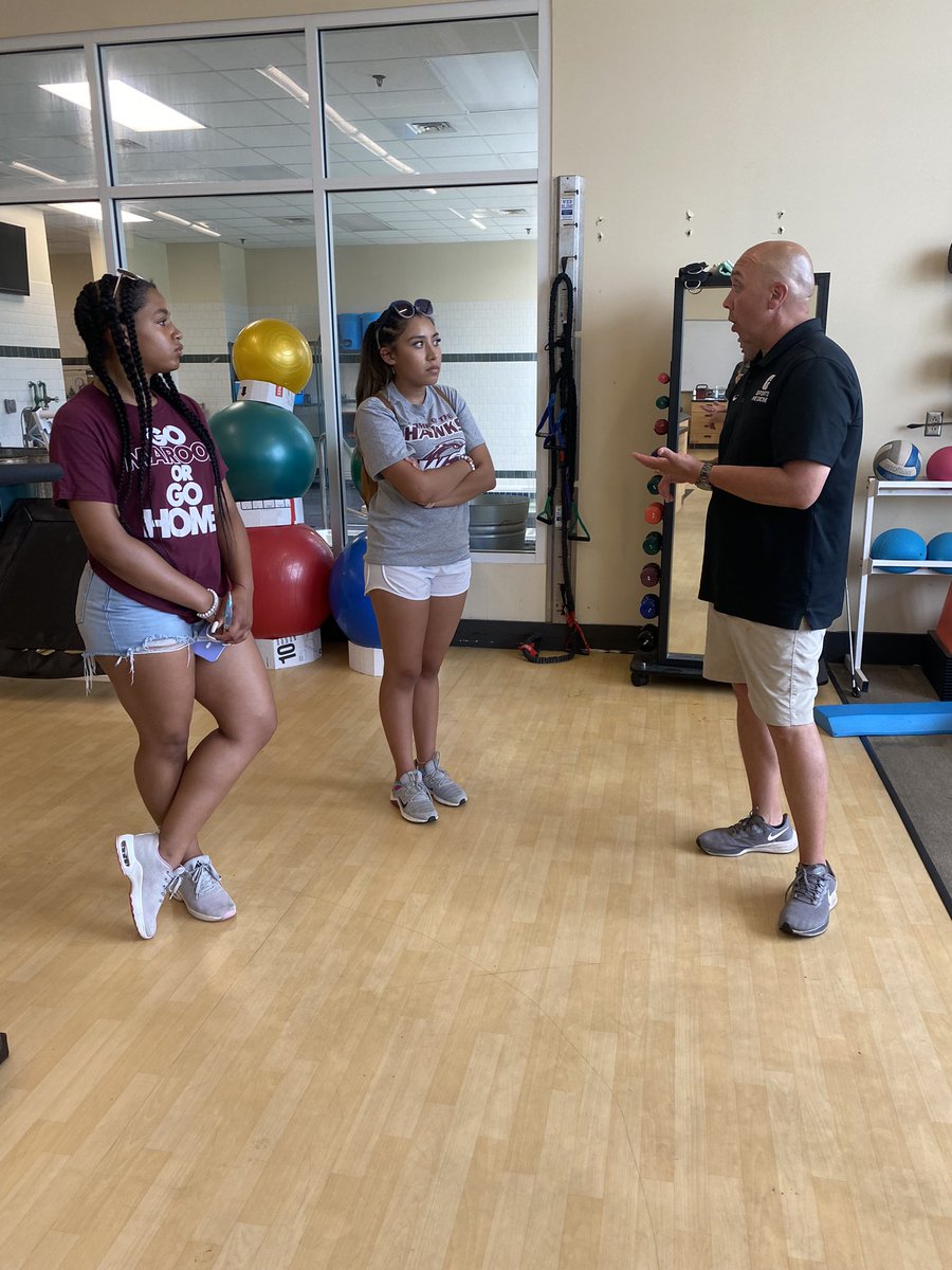 WestMeckSports's tweet photo. The Sports Medicine Department attended the UNC Charlotte Football Camp today. The students toured the Athletic Training facilities, met the Director of Sports Medicine, and assisted with coolers for the athletes. 🫀🦅 https://t.co/WtJ65uliUl
