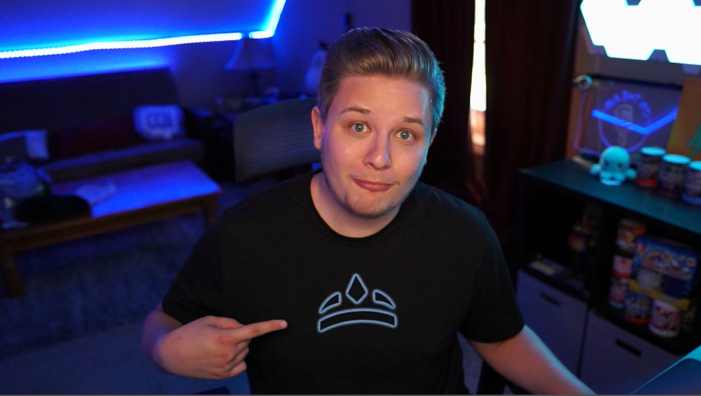 🥤 VAL &amp; DRINKS 🥤

*peep my new merch*

{ twitch.tv/KingDylpickle }