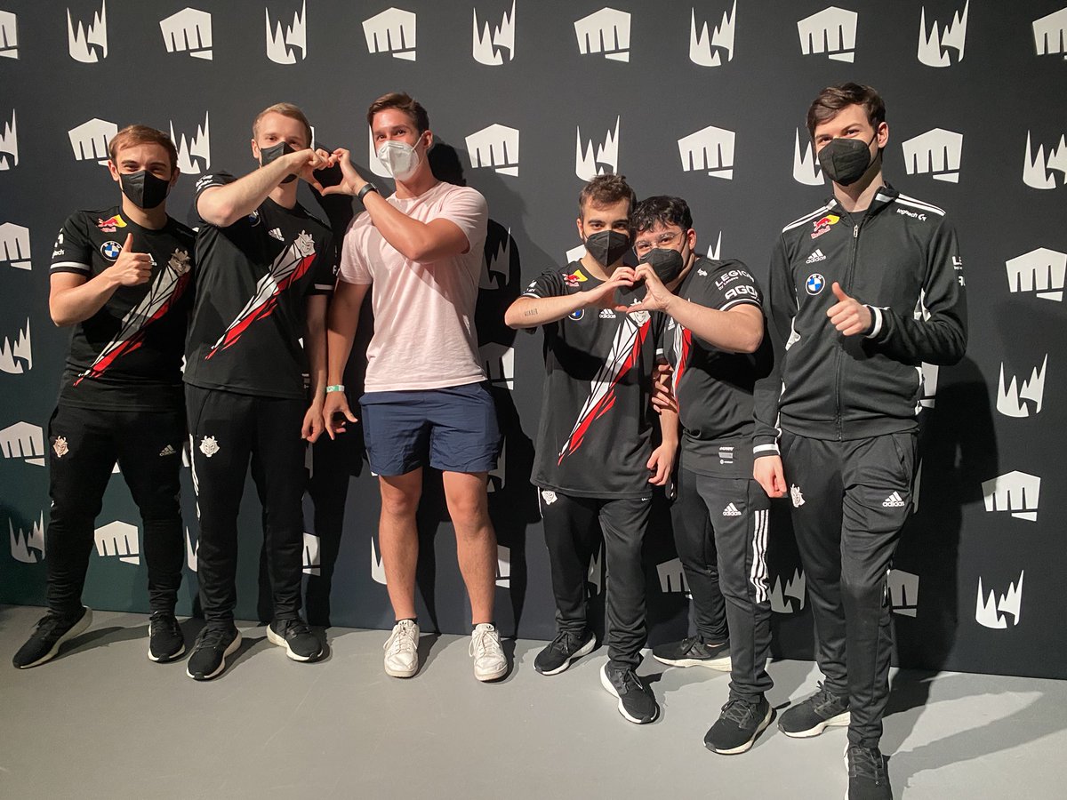 MineLepado's tweet photo. It’s actually pretty cute @G2Jankos  (also @BrokenBlade &amp; @Flakked_LoL 🥰) https://t.co/5j1Gn8xiLg